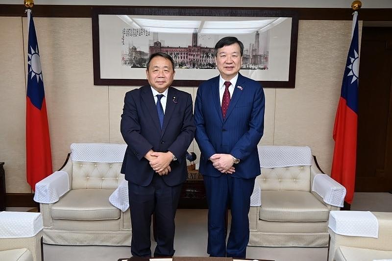 称“台湾是独立国家”，日本参议员石平宣布访台！北京回应：败类的丑恶言行不值一评（组图） - 2