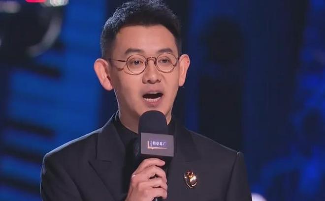 跨年晚会主持人状态曝光！靳梦佳被质疑整容，汪涵头发秃了一半（组图） - 23