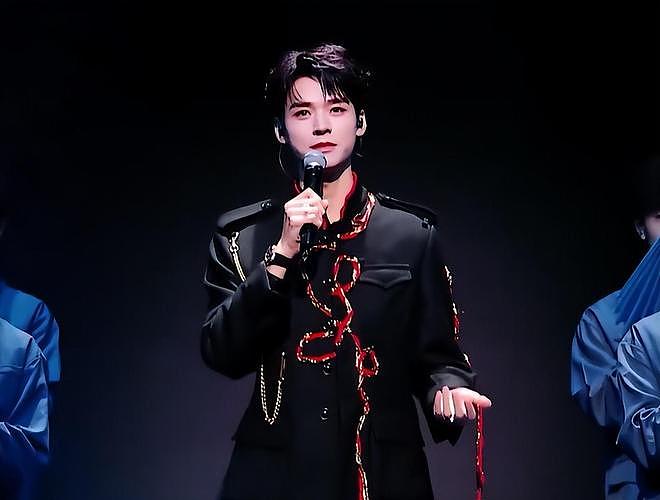 假唱、跑调、网红当道,跨年晚会过后,大明星把内娱的脸丢完了(组图) - 19