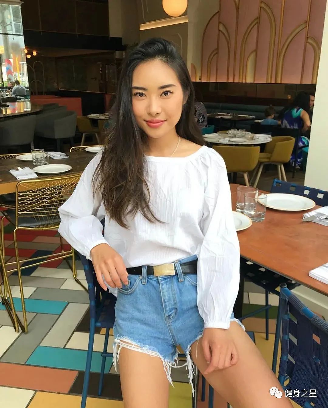 【美女】172cm辣妹性感蜜桃臀太惹火,这身材你打几分?(组图) - 4