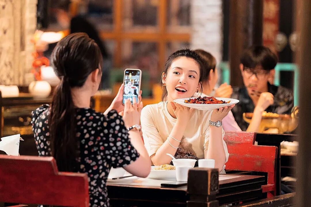 中国式女性友谊的爱与恨:“忍不住参与你的人生困境”(组图) - 7