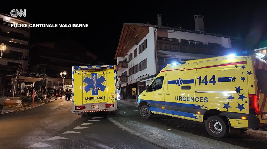 新年惨剧！滑雪胜地突发大爆炸155人死伤，人群尖叫逃窜、互相踩踏，灾难画面曝光（视频/组图） - 14