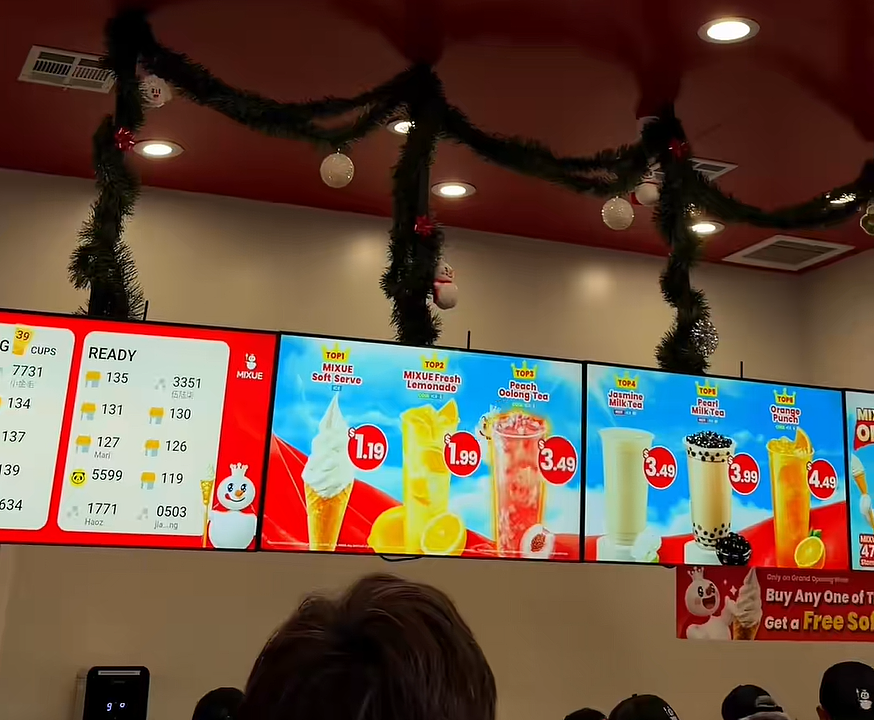 蜜雪冰城美国第1店爆火！美网友大唱雪王洗脑歌：你爱我我爱你（组图） - 2