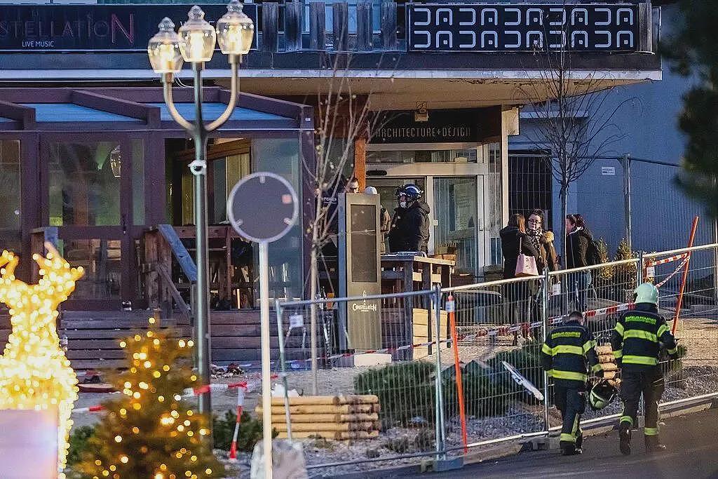 瑞士酒吧火灾已致约40人丧生,马克龙:令人震惊(组图) - 1