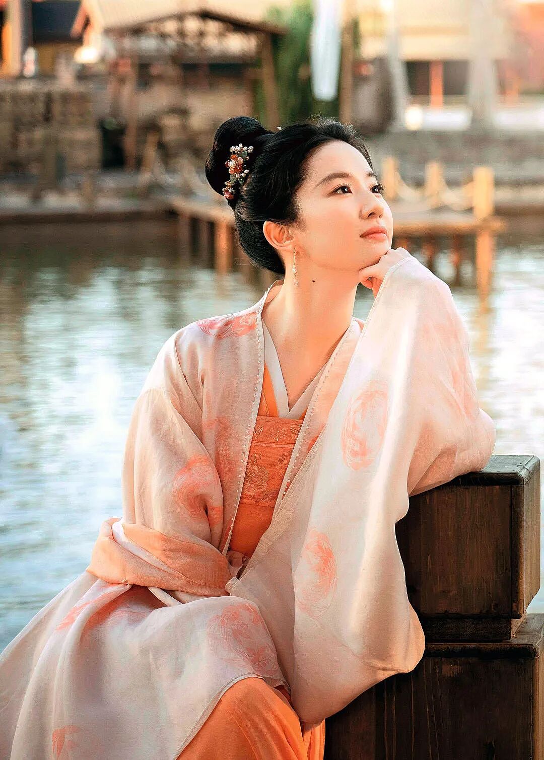 中国式女性友谊的爱与恨:“忍不住参与你的人生困境”(组图) - 16