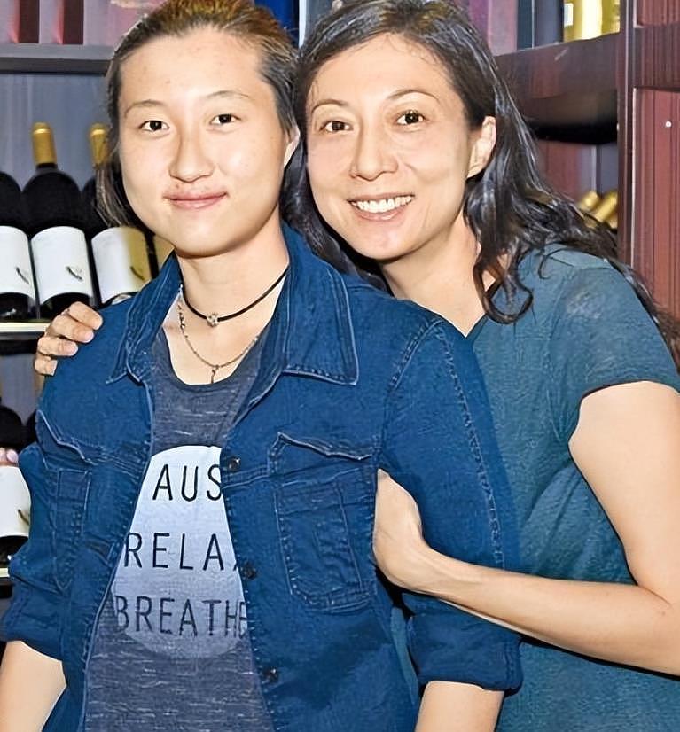 吴卓林一句话让华人圈开锅，成龙私下照顾女儿（组图） - 7