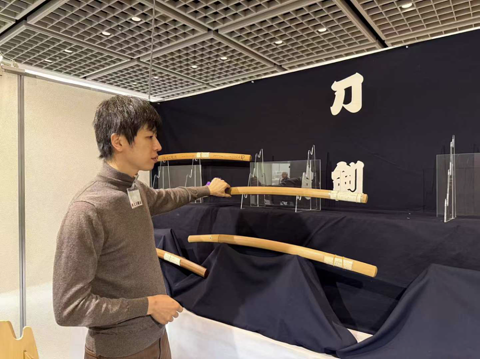 中国小伙儿杀进日本千年刀剑产业(组图) - 19