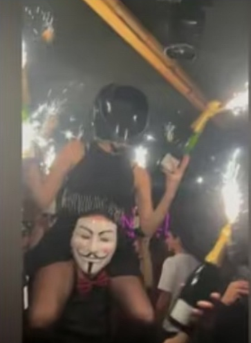 这样操作,不出事才怪!状况极惨,跨年夜超过47人死亡,上百人受伤(组图) - 5