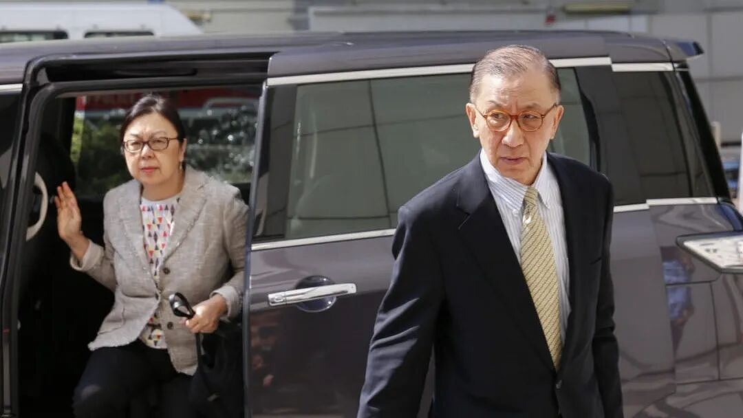 百岁老母与子对簿公堂后,千亿潮汕家族抄底香港(组图) - 1