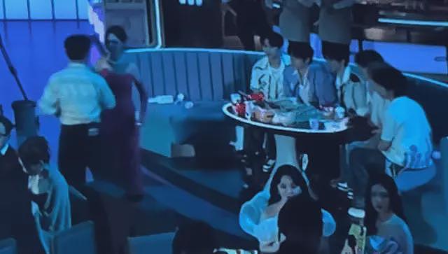 沈梦辰和杨迪在跨年发生肢体冲突?本人下场回应,婉称交情依旧(视频/组图) - 6