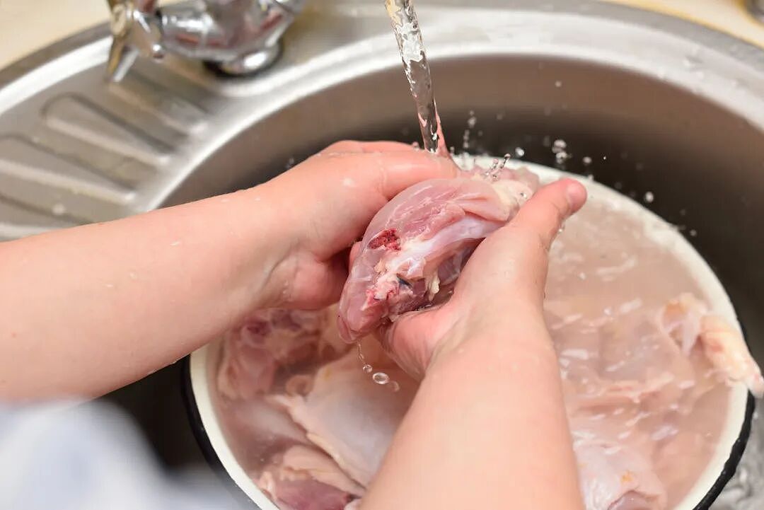 真的别再把肉泡水里解冻了!正确的解冻方法(组图) - 2