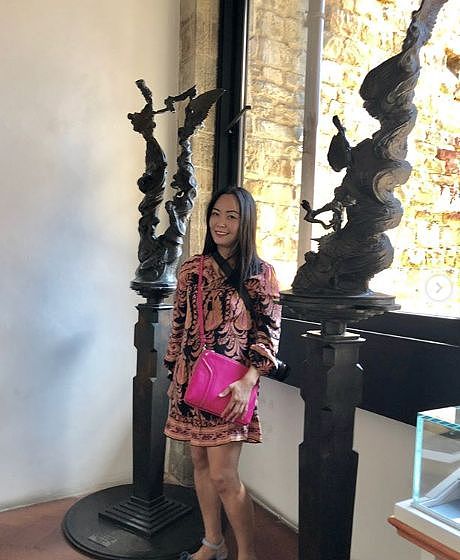 韩裔女艺术家自曝是爱泼斯坦受害者,被奖学金诱骗,走入了按摩室(组图) - 4