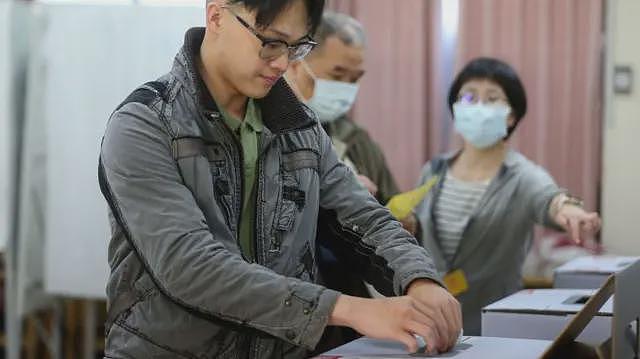 台湾“不在籍投票”争议：年轻人怎么看？（组图） - 2