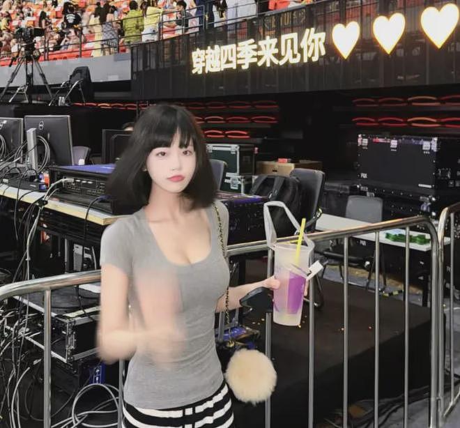 关晓彤太惨了!鹿晗演唱会期间和司晓迪同城,对方还演短剧挑衅(组图) - 17