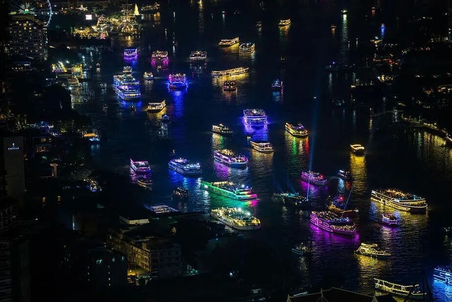 看遍全球跨年夜!烟花照亮大本钟,灯光闪耀凯旋门(组图) - 44