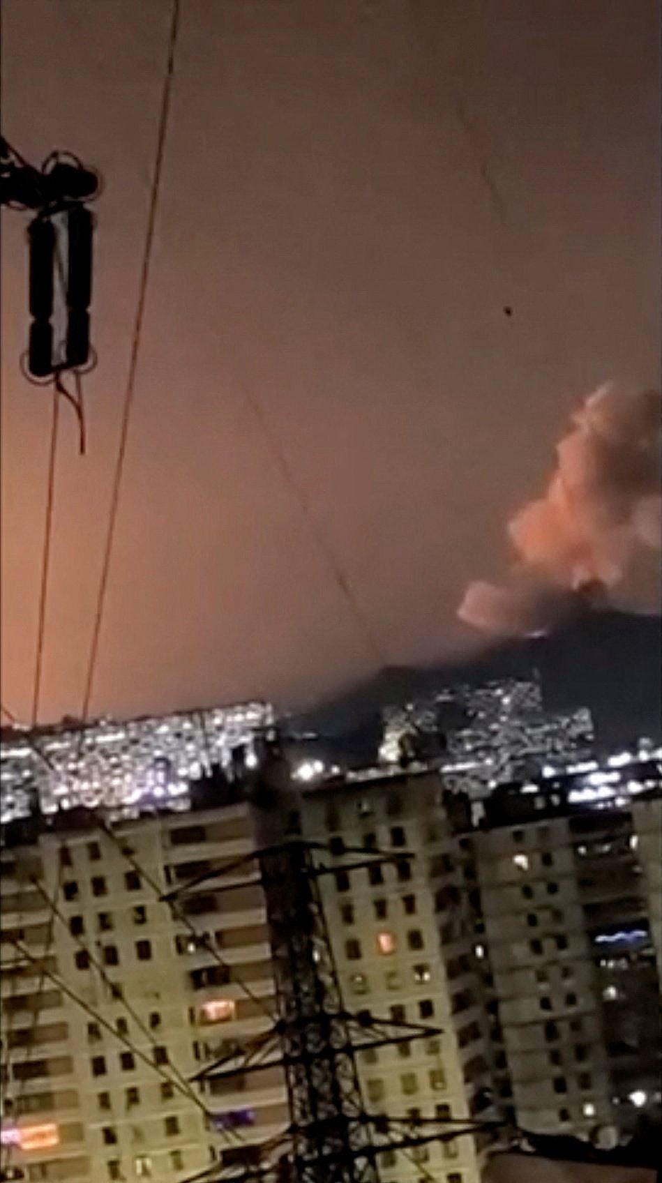 滚动:特朗普取消对委第二波打击,所有舰船都留在原地!委临时总统晤中国大使,感谢中方强烈谴责美方绑架马杜罗(视频/组图) - 105