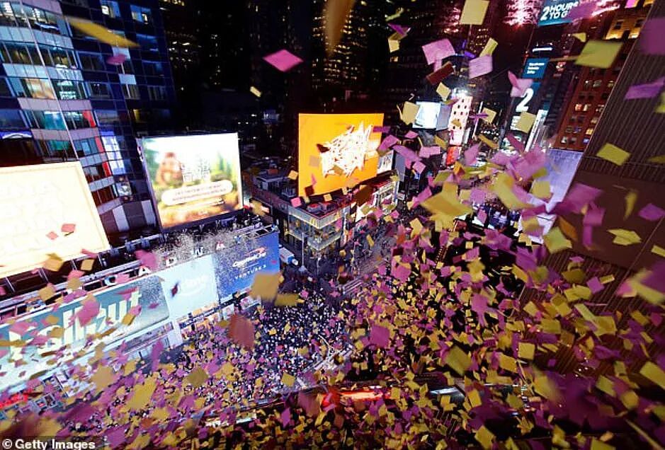 看遍全球跨年夜!烟花照亮大本钟,灯光闪耀凯旋门(组图) - 7