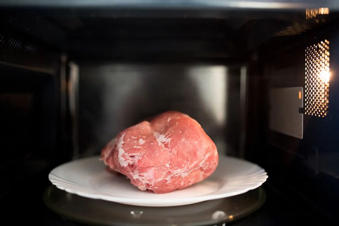 真的别再把肉泡水里解冻了!正确的解冻方法(组图) - 4
