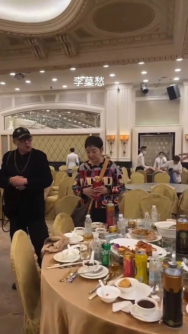 60岁“最美李莫愁”近照曝光,全网心酸:老到我不敢认...(组图) - 38