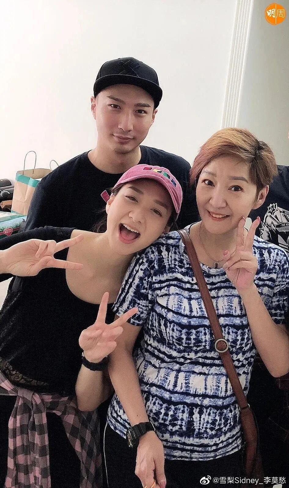 60岁“最美李莫愁”近照曝光,全网心酸:老到我不敢认...(组图) - 35
