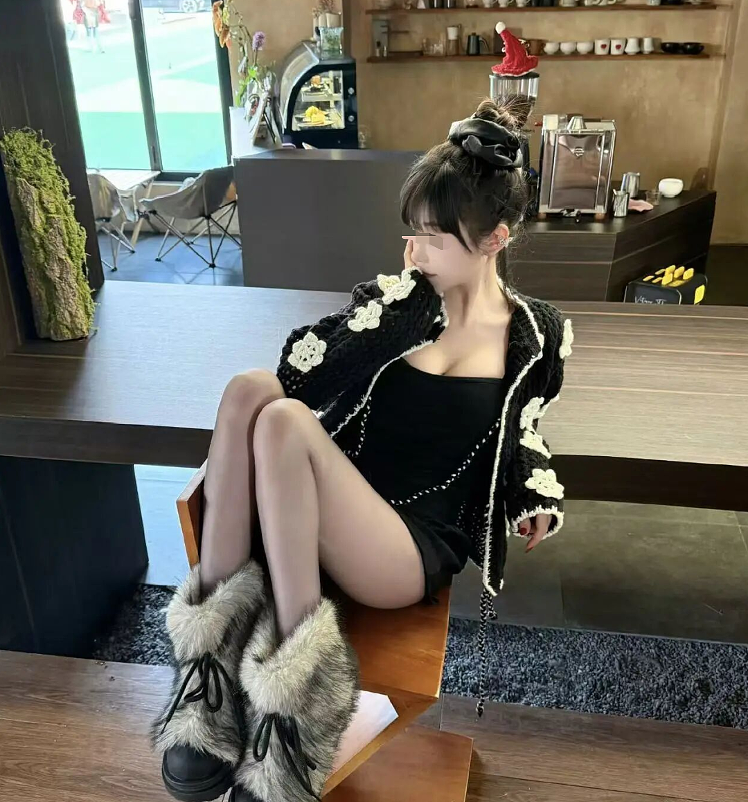 中国女网红自曝同鹿晗、檀健次等众内娱男顶流“交往”!一大波聊天记录、床照等细节流出…(组图) - 40