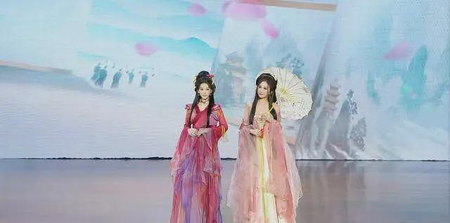 郭富城三胎千金露面,方媛抱娃姿势专业,一个细节暴露其家庭地位(组图) - 10