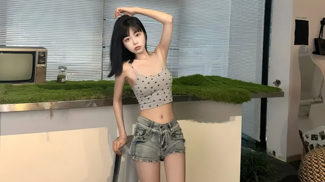 开年第一大瓜!美女网红凌晨大爆料,睡遍十余名顶流?多方速回应(组图) - 4