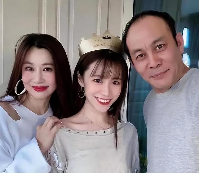 长得丑、演戏烂，爹妈“强捧不红”的5 位星二代，注定走不远（组图） - 34