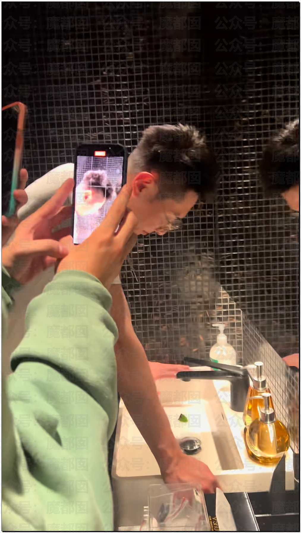 内娱地震！司晓迪自曝睡遍顶流男星，大量私照曝光！男星“能力”排名第一揭晓（视频/组图） - 59