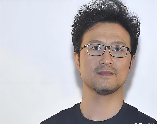汪峰一条微博，打响2026年第一枪，可以贪财好色，但别踩红线（组图） - 32