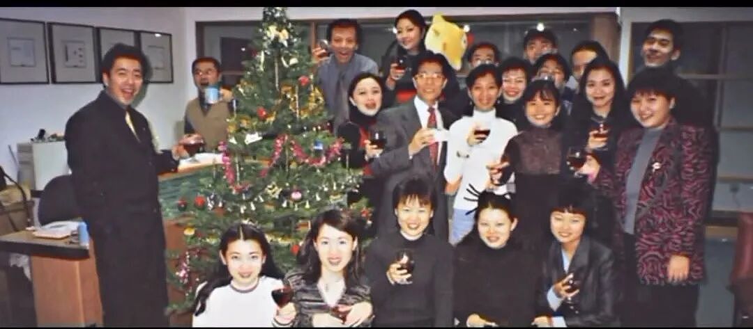 欠债22亿，内娱巨头没招了（组图） - 13