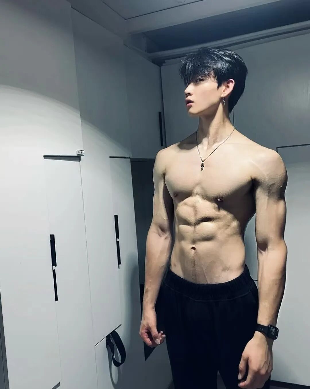 【帅哥】187猛男健身房被金主搭讪？网友：这也吃的太好了吧...（组图） - 2