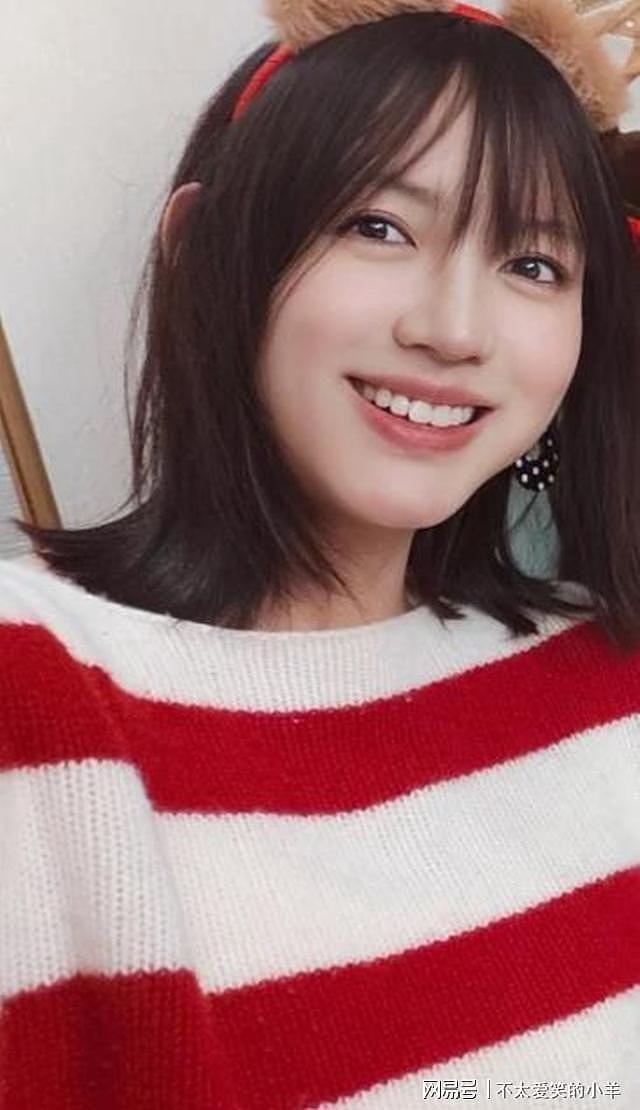 张梓琳带女儿过节一脸孕相，胖妹脸型完美，这美貌马赛克都挡不住（组图） - 5
