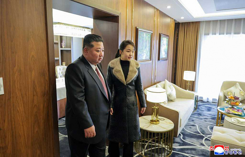 金主爱站C位！金正恩携女元旦现身太阳宫，接班布局受瞩（组图） - 3