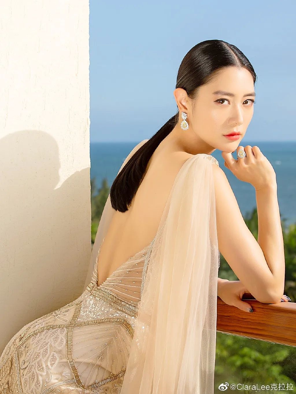 【美女】29岁闯入18禁片场,30岁凭34D性感热舞炸场!这姐姐“杀”疯了(组图) - 12