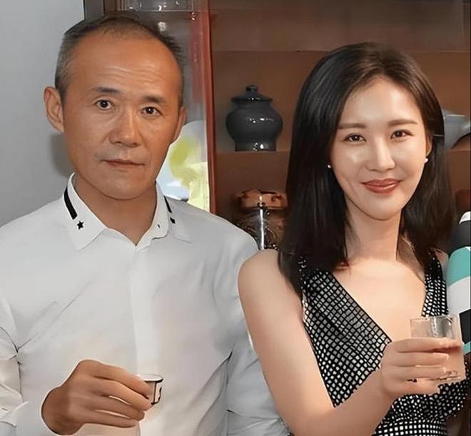 原来她是王石大女儿，比后妈年龄还大，45岁单身不结婚父亲愁白头（组图） - 5