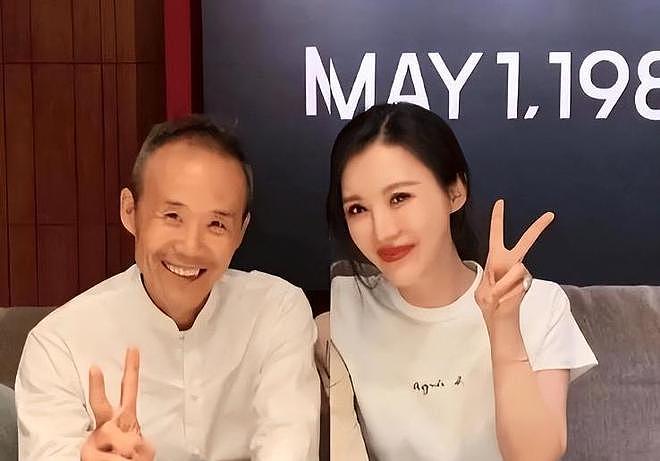 原来她是王石大女儿，比后妈年龄还大，45岁单身不结婚父亲愁白头（组图） - 6