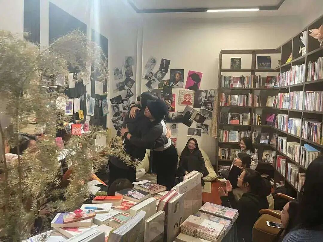 东北直男，开女权书店，被网暴了（组图） - 24