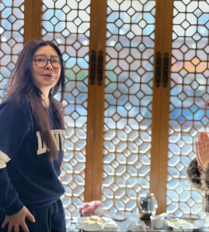 58岁王祖贤现状曝光，虎背熊腰“面瘫脸”引争议（组图） - 25