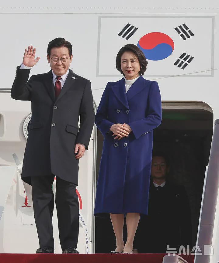 李在明夫妇在北京出席招待会！第一夫人穿传统韩服亮相，又惊艳了（组图） - 11