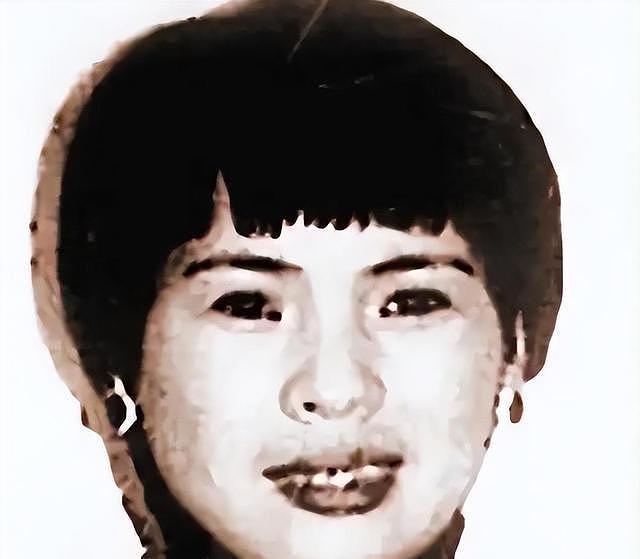赖昌星妻子曾明娜现状，独居3000平老宅，做饭弄花草活成人生赢家（组图） - 8