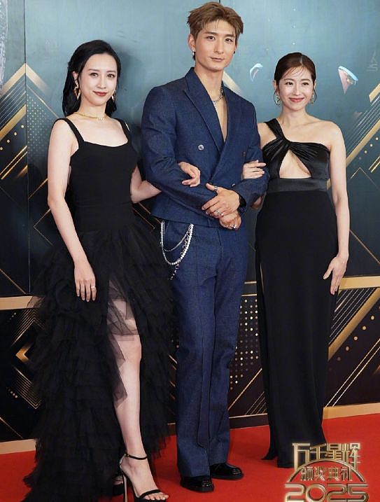 看TVB颁奖礼红毯上的女星,真的捏了一把汗!香港娱乐圈完了(组图) - 4