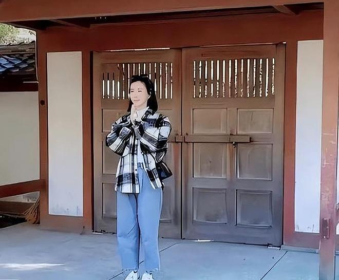 原来她是王石大女儿，比后妈年龄还大，45岁单身不结婚父亲愁白头（组图） - 7