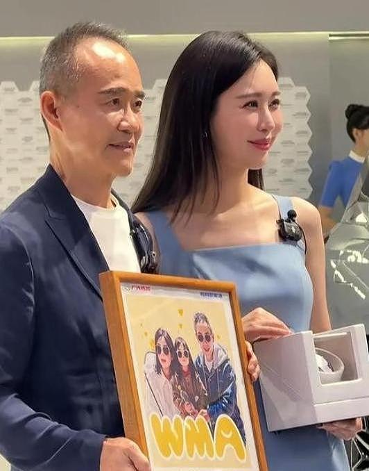 原来她是王石大女儿，比后妈年龄还大，45岁单身不结婚父亲愁白头（组图） - 12