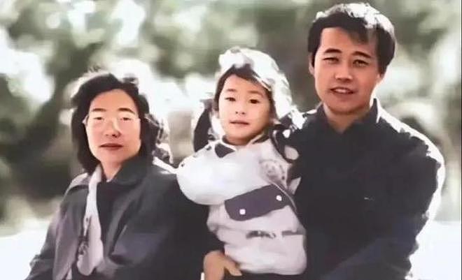 原来她是王石大女儿，比后妈年龄还大，45岁单身不结婚父亲愁白头（组图） - 9
