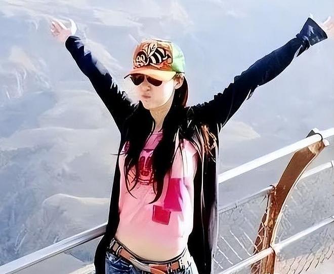 原来她是王石大女儿，比后妈年龄还大，45岁单身不结婚父亲愁白头（组图） - 8