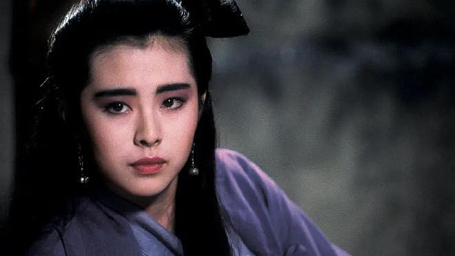 58岁王祖贤近况曝光！双眼浮肿疑医美过度，回应巅峰时退圈原因（组图） - 3