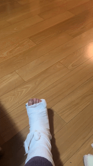 【宠物】小姐姐拿猫证明自己没P腿，一看合照图，网友笑晕：主人腿长，给猫长脸哈哈哈哈（组图） - 6