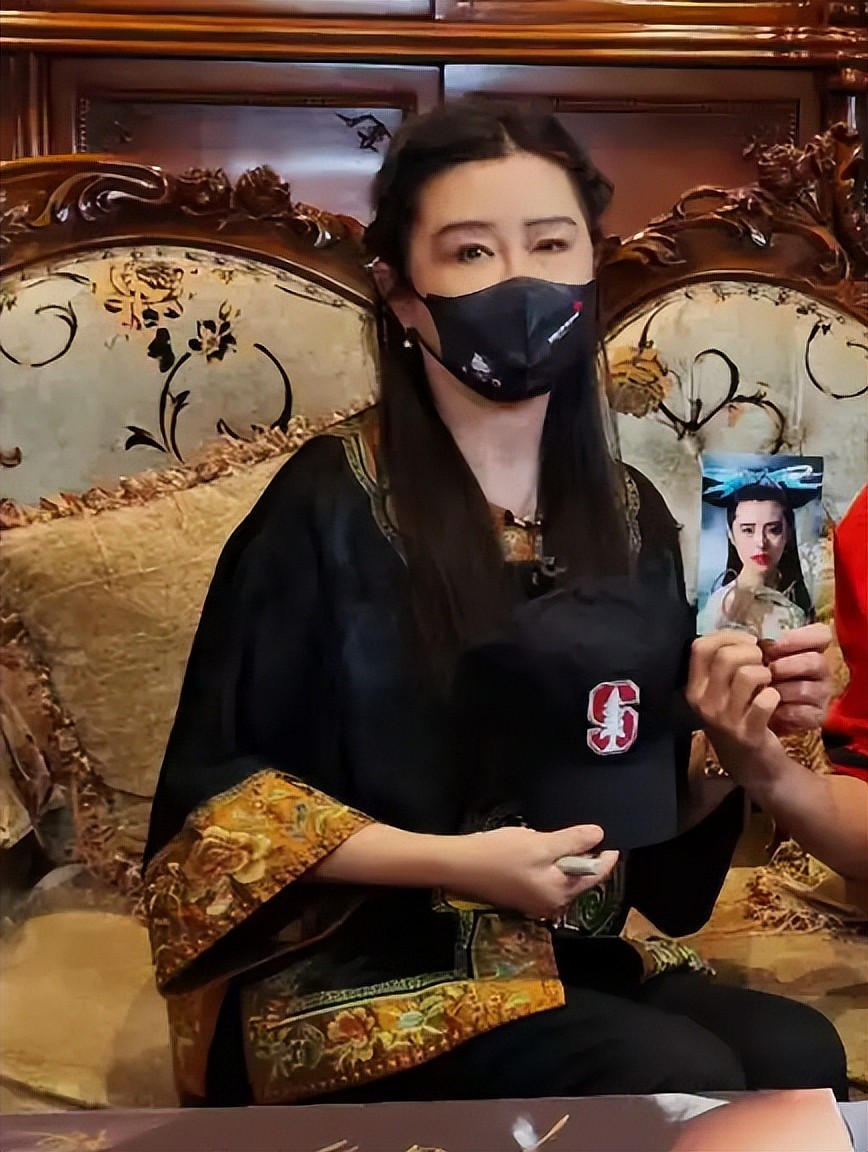 58岁王祖贤现状曝光，虎背熊腰“面瘫脸”引争议（组图） - 7