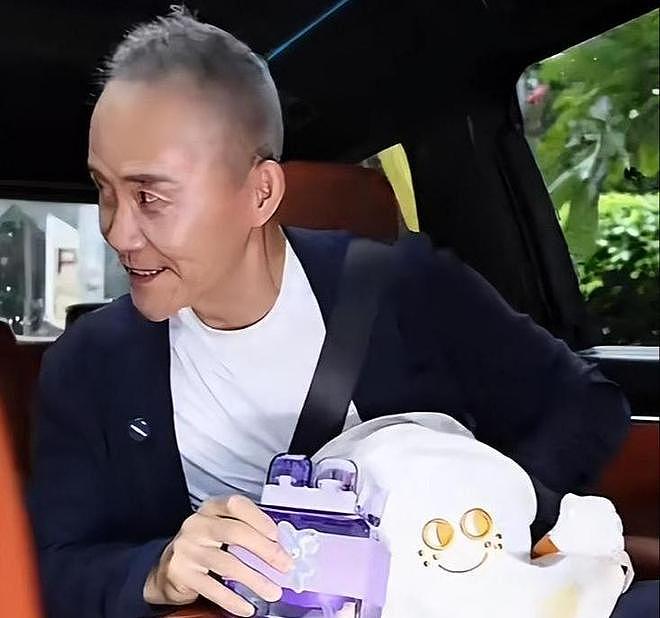 原来她是王石大女儿，比后妈年龄还大，45岁单身不结婚父亲愁白头（组图） - 10